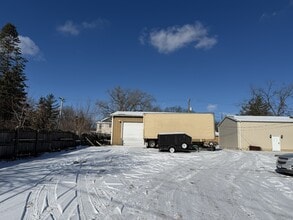 1027 Moen Ave, Rockdale, IL for lease Interior Photo- Image 1 of 9