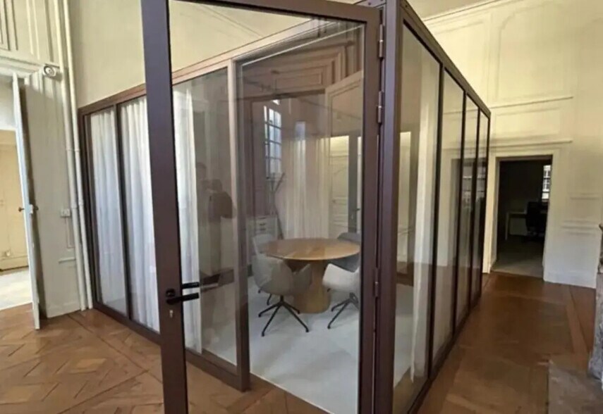 Office in Rennes for lease - Interior Photo - Image 2 of 5