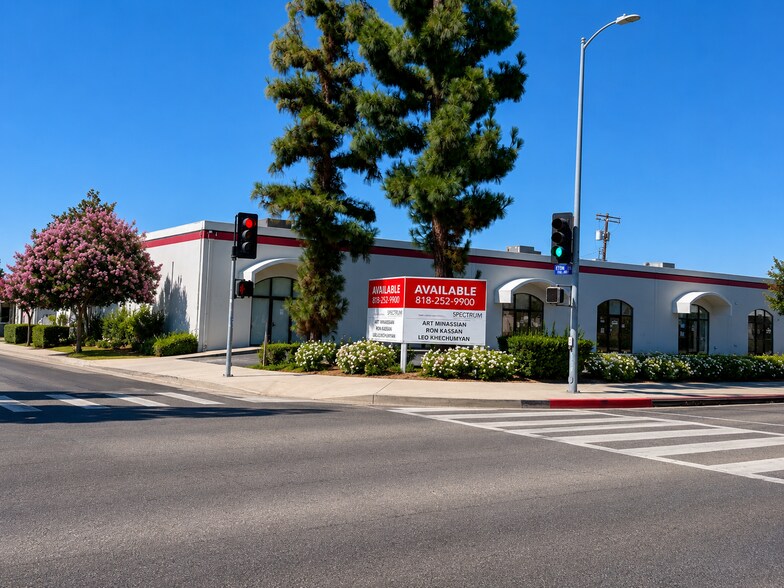 9035 Eton Ave, Canoga Park, CA à louer - Photo du bâtiment - Image 3 de 20