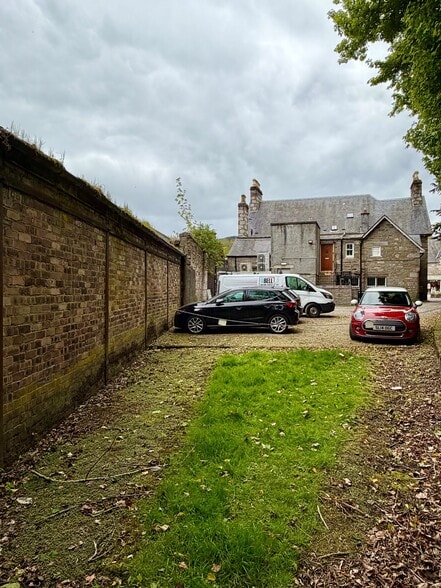 76 Atholl Road, Pitlochry for lease - Building Photo - Image 2 of 2
