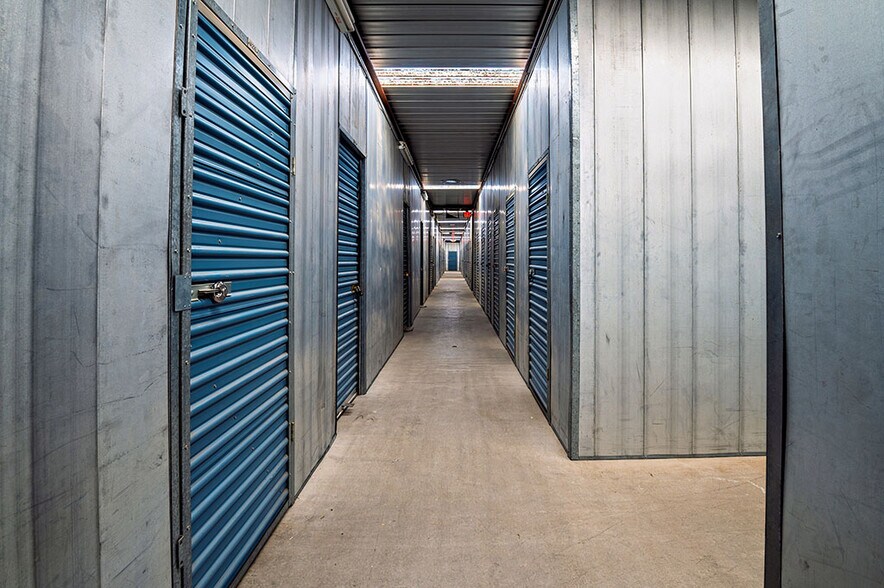 1605 Corona Dr, Lake Havasu City, AZ à vendre - Photo du bâtiment - Image 2 de 4