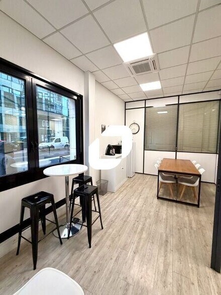 Office in Levallois-Perret for lease - Interior Photo - Image 2 of 15