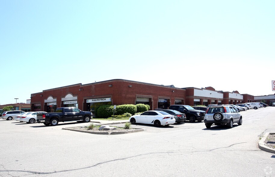 6770 Davand Dr, Mississauga, ON à vendre - Photo principale - Image 1 de 1