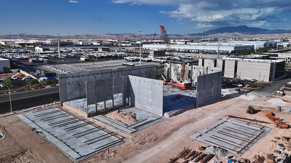 5158 W Sunset Rd, Las Vegas, NV à vendre - Photo du bâtiment - Image 1 de 5