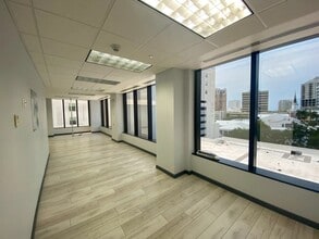 240 S Pineapple Ave, Sarasota, FL à louer Photo intérieure- Image 2 de 21