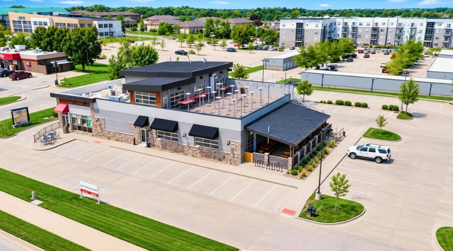810 E 1st St, Ankeny, IA à vendre - Photo du bâtiment - Image 3 de 12