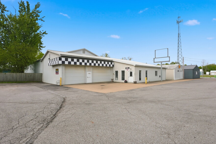 645 W 155 S, Angola, IN à vendre - Photo du bâtiment - Image 3 de 35