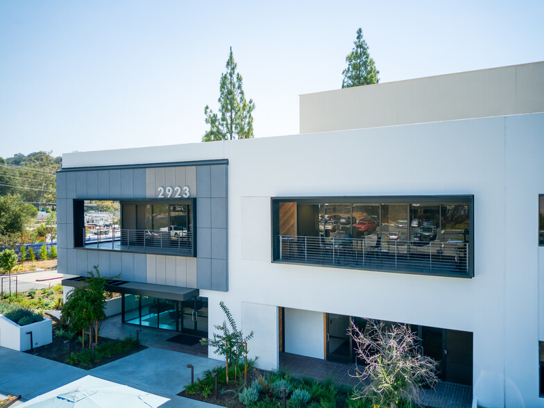 2947 Bradley St, Pasadena, CA for lease - Building Photo - Image 1 of 7