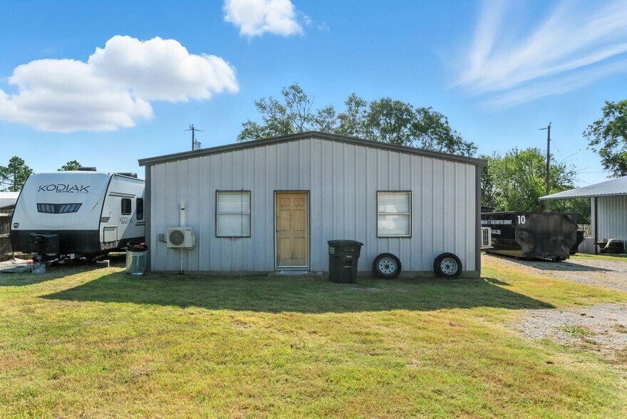 104 Yuma Street, Lipan, TX à vendre - Photo du bâtiment - Image 2 de 25