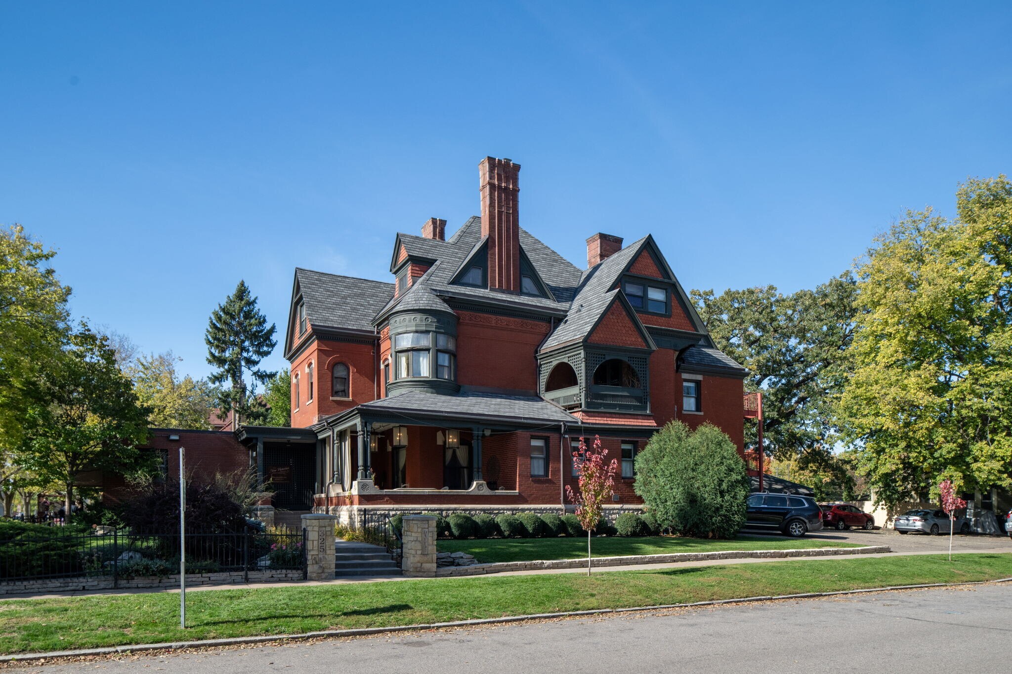 325 Dayton Ave, Saint Paul, MN for sale Primary Photo- Image 1 of 1