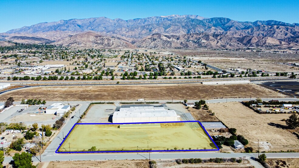1284 E Lincoln St, Banning, CA à louer - Aérien - Image 2 de 4