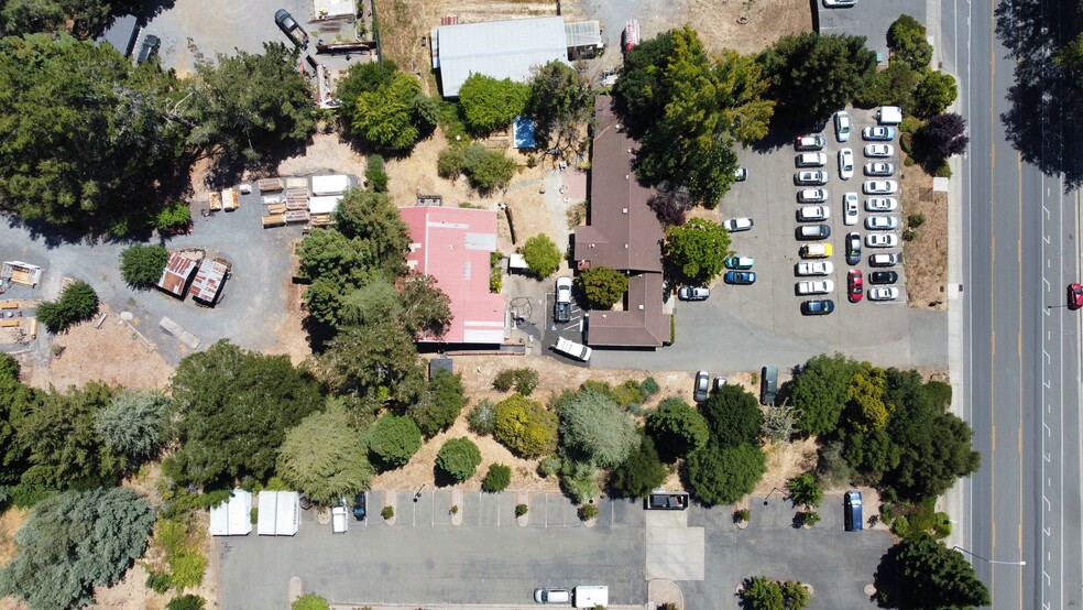 885 Gravenstein Hwy N, Sebastopol, CA for lease - Building Photo - Image 1 of 2