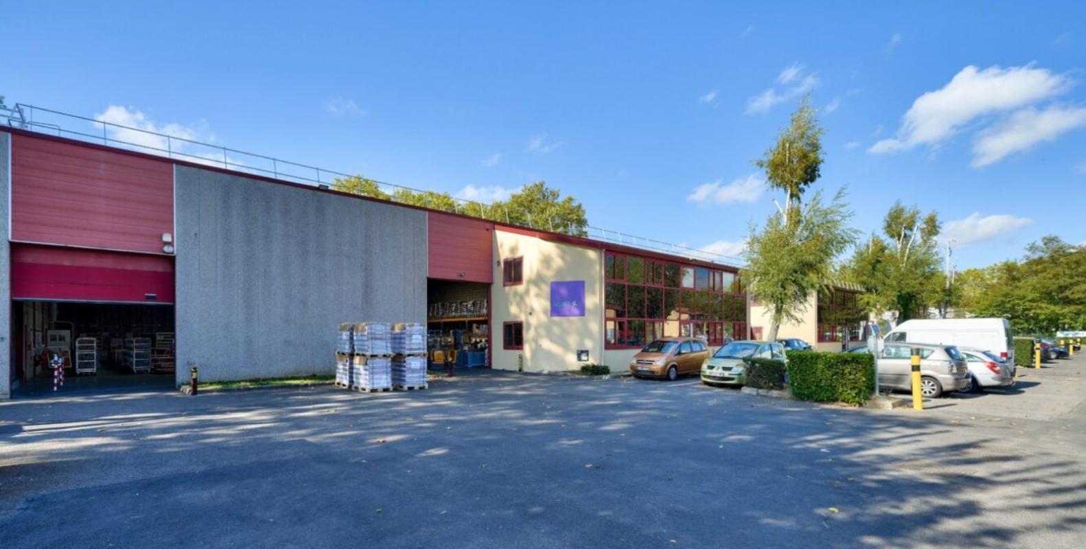 20-22 Rue Gutenberg, Bondoufle à louer Photo du bâtiment- Image 1 de 11