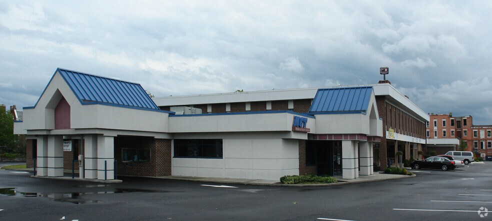 29-39 Market St, Amsterdam, NY à louer - Photo du bâtiment - Image 3 de 11