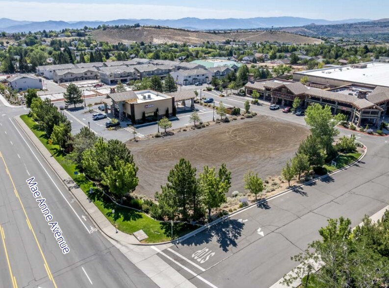 Robb Dr & Mae Anne Ave, Reno, NV à louer - Photo du bâtiment - Image 2 de 5