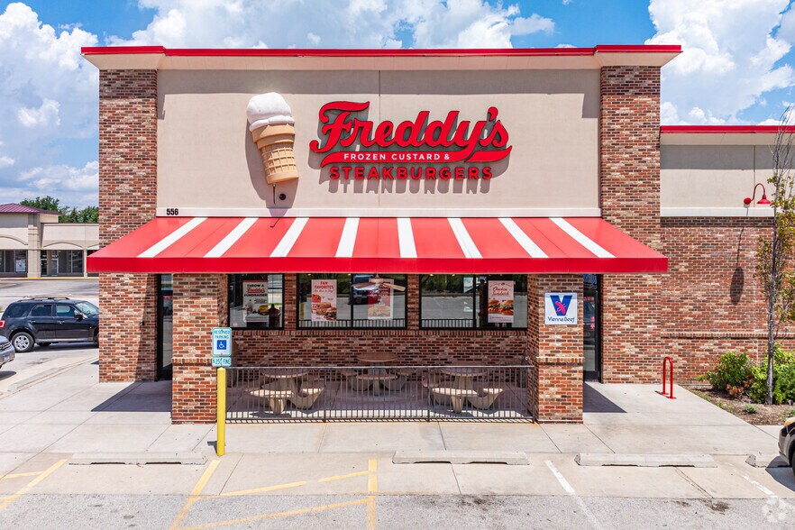 556 E North Ave, Glendale Heights, IL for sale - Building Photo - Image 3 of 4