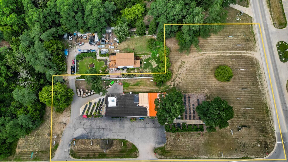 6821 124th Ave, Fennville, MI à vendre - Aérien - Image 2 de 7