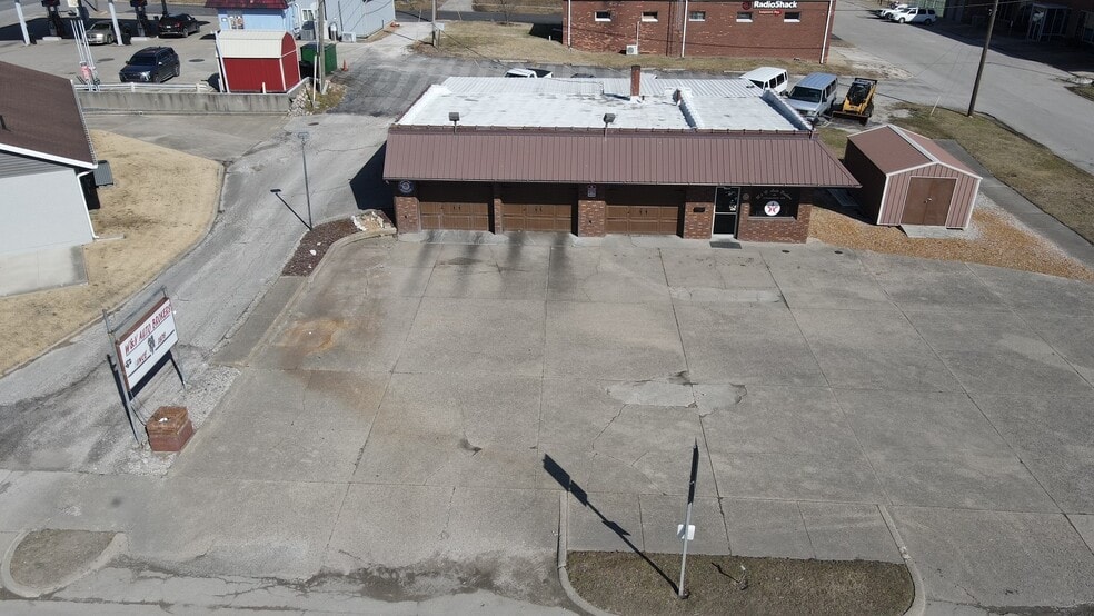 110 N 9th St, Petersburg, IN for sale - Building Photo - Image 2 of 6