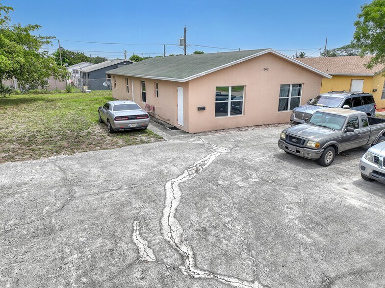 1060 W 8th St, Riviera Beach, FL for sale - Primary Photo - Image 1 of 1