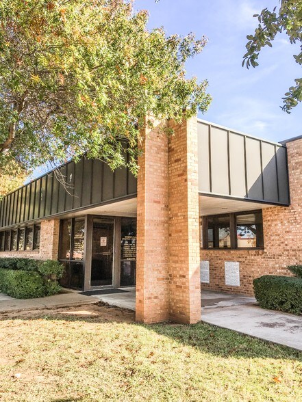 1601 9th St, Wichita Falls, TX à vendre - Photo du bâtiment - Image 2 de 81