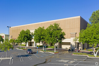 6633 Fallbrook Ave, West Hills, CA for lease Building Photo- Image 1 of 2