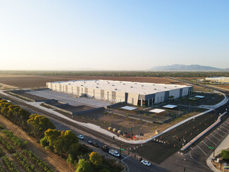 Plus de détails pour SEC Camelback Rd & Pebble Creek Pkwy, Goodyear, AZ - Industriel à louer