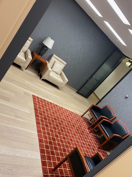 301 E Colorado Blvd, Pasadena, CA for lease - Interior Photo - Image 2 of 14