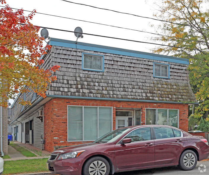 51 Main St, St Catharines, ON à vendre - Photo du bâtiment - Image 2 de 2