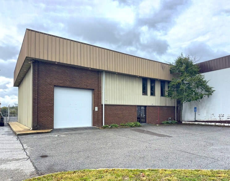 4821 Stamp Rd, Temple Hills, MD for lease - Building Photo - Image 2 of 14