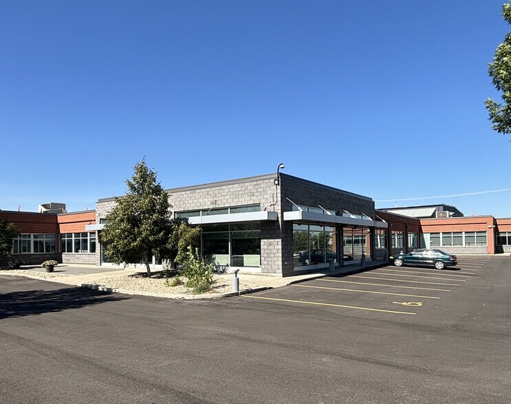 1503 Fletcher Rd, Saskatoon, SK à louer - Photo du bâtiment - Image 2 de 10