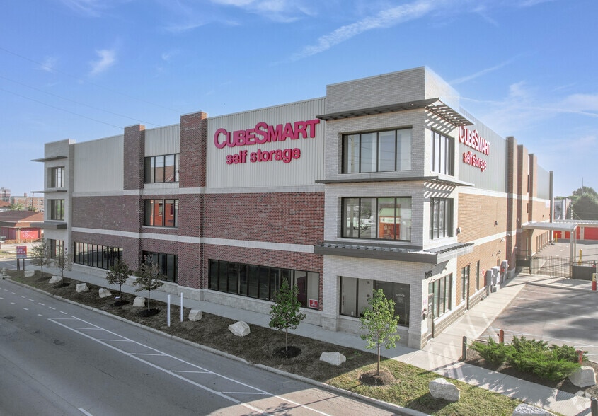 2135 N Illinois St, Indianapolis, IN for lease - Primary Photo - Image 1 of 4