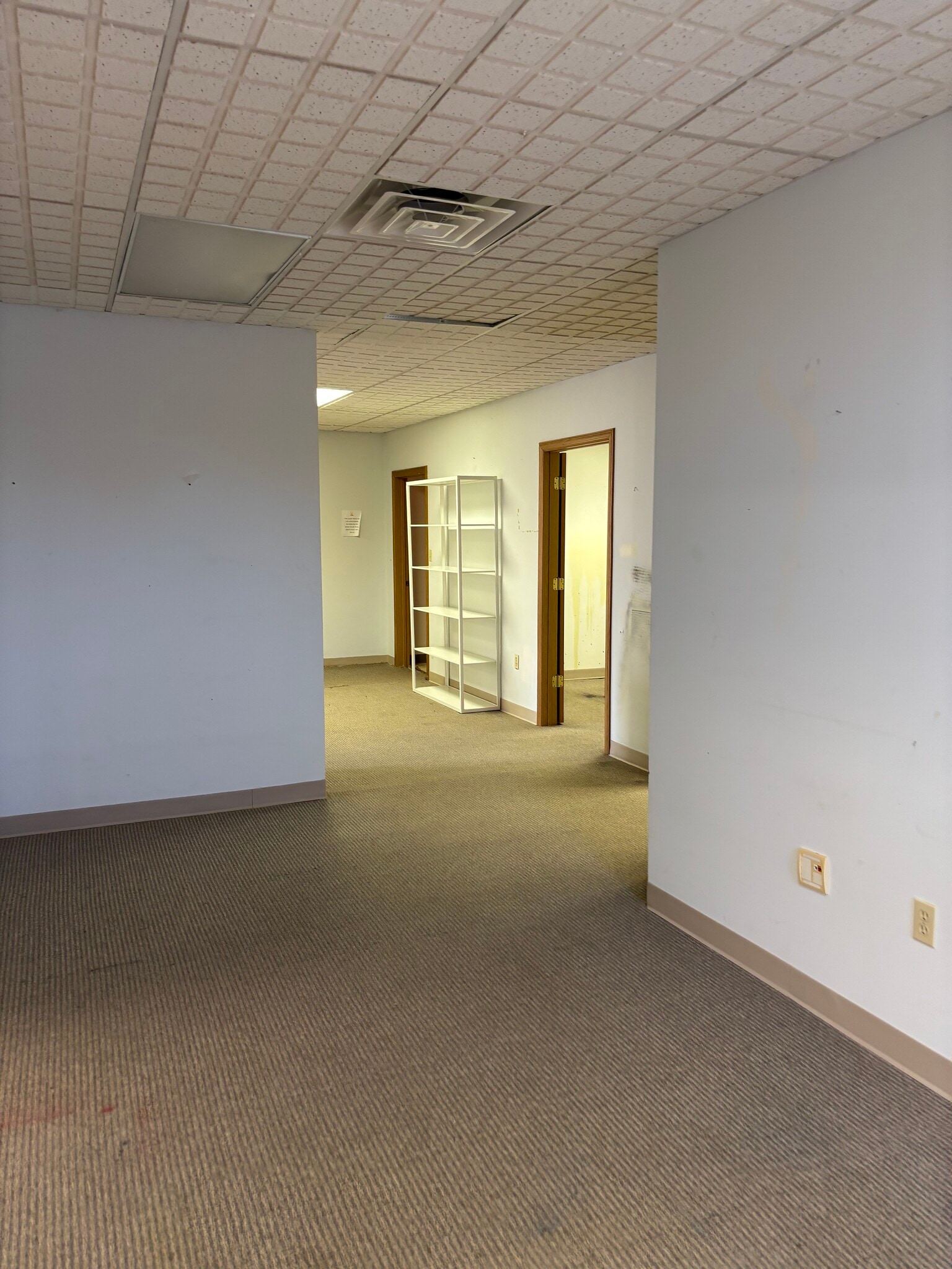 2508-2518 S Cedar St, Lansing, MI for lease Interior Photo- Image 1 of 5