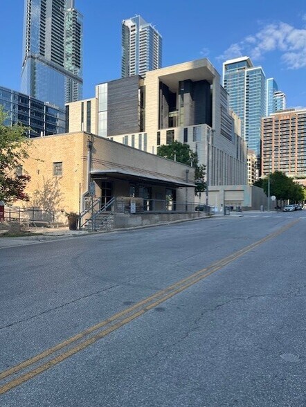 400 Nueces St, Austin, TX à louer - Photo du bâtiment - Image 3 de 11