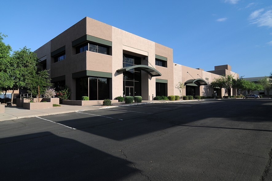 9332 N 95th Way, Scottsdale, AZ à louer - Photo du bâtiment - Image 2 de 5