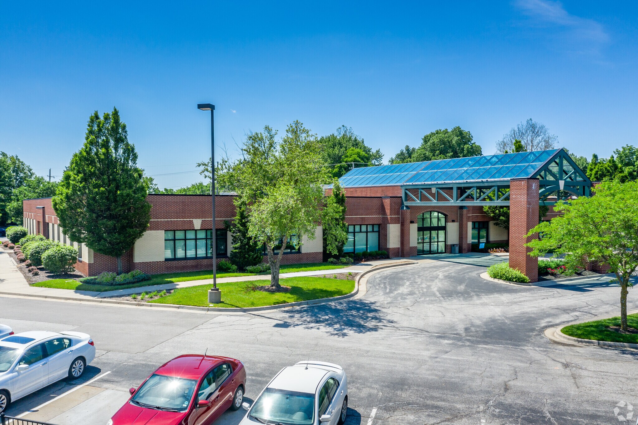 101 NW Englewood Rd, Gladstone, MO à louer Photo principale- Image 1 de 6