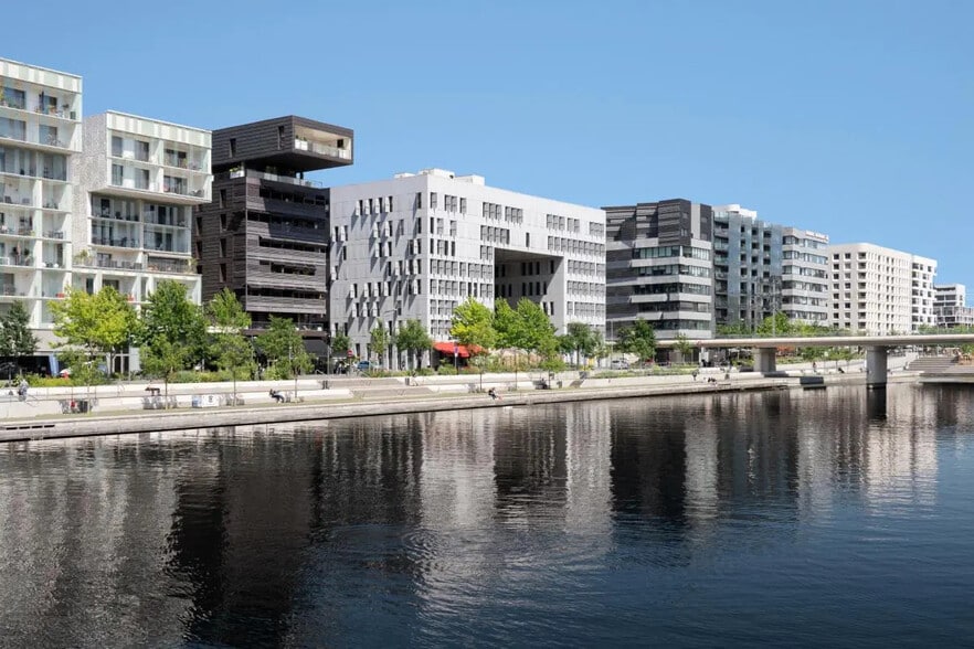 57 Rue Denuzière, Lyon à louer - Photo du bâtiment - Image 2 de 7