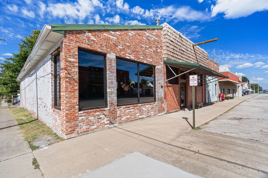 103 E Broadway, Ashland, MO à vendre - Photo du bâtiment - Image 3 de 10