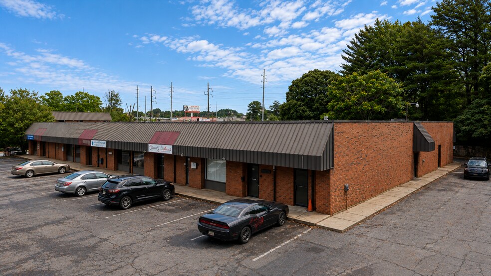 2855 Candler Rd, Decatur, GA à vendre - Photo du bâtiment - Image 1 de 48