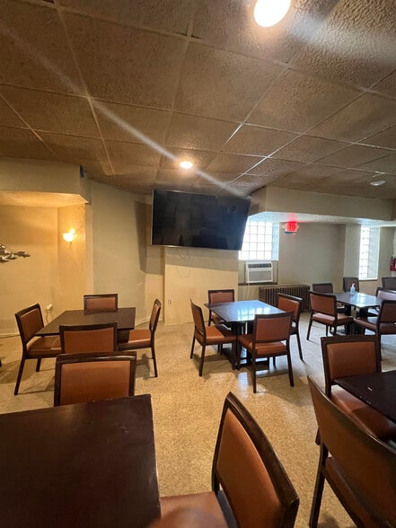 7732 Frankstown Ave, Pittsburgh, PA à vendre - Photo du bâtiment - Image 2 de 7