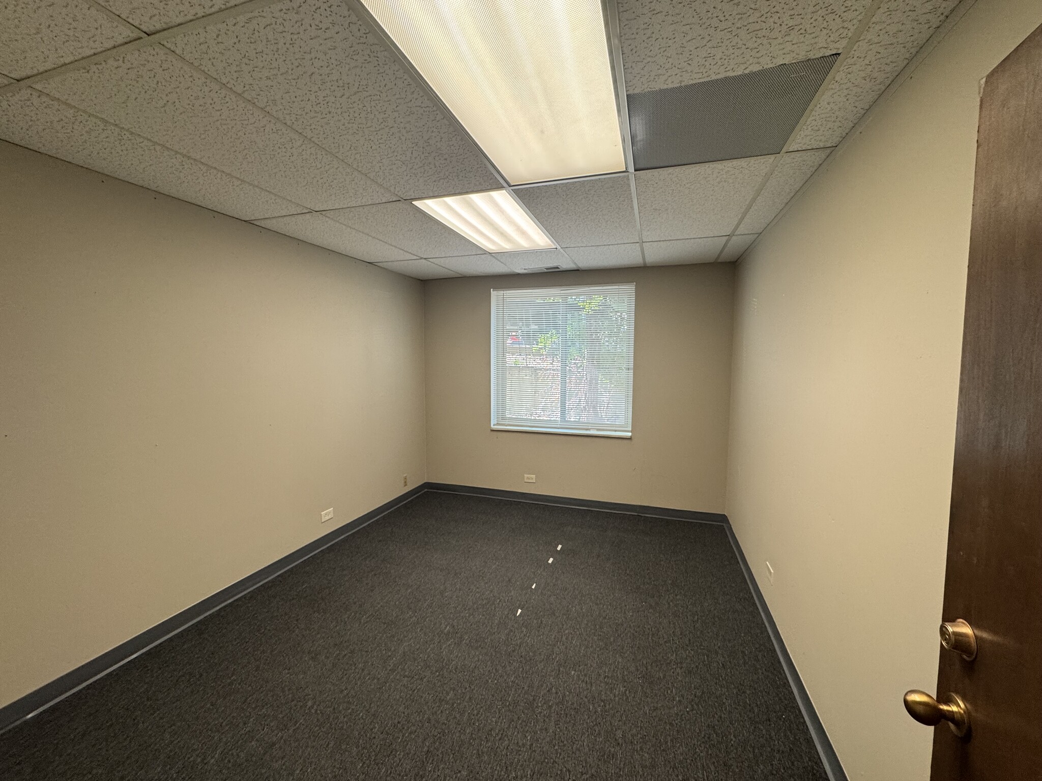 2055 S Oneida St, Denver, CO for lease Interior Photo- Image 1 of 1