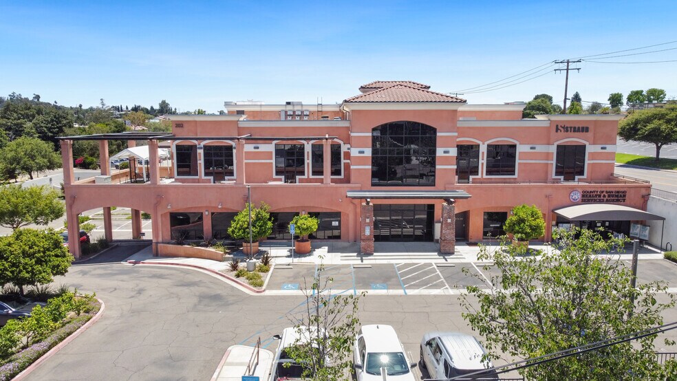 202 W College St, Fallbrook, CA à louer - Photo du bâtiment - Image 3 de 10