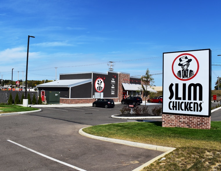 4990 Fulton Dr NW, Canton, OH for lease - Primary Photo - Image 1 of 6