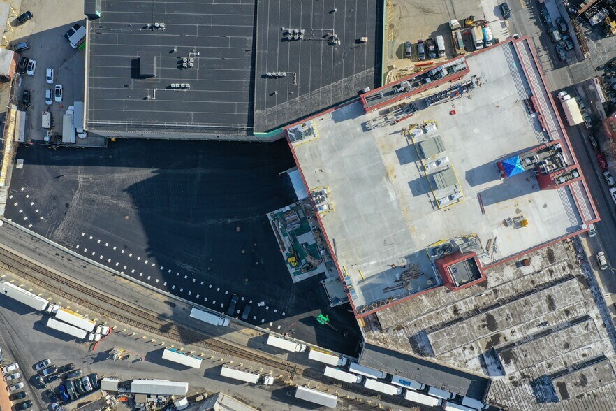 4805 Metropolitan Ave, Ridgewood, NY à louer - Aérien - Image 2 de 16