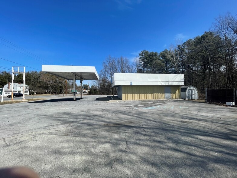 1288 Saratoga Rd, Gansevoort, NY à vendre - Photo du bâtiment - Image 3 de 6