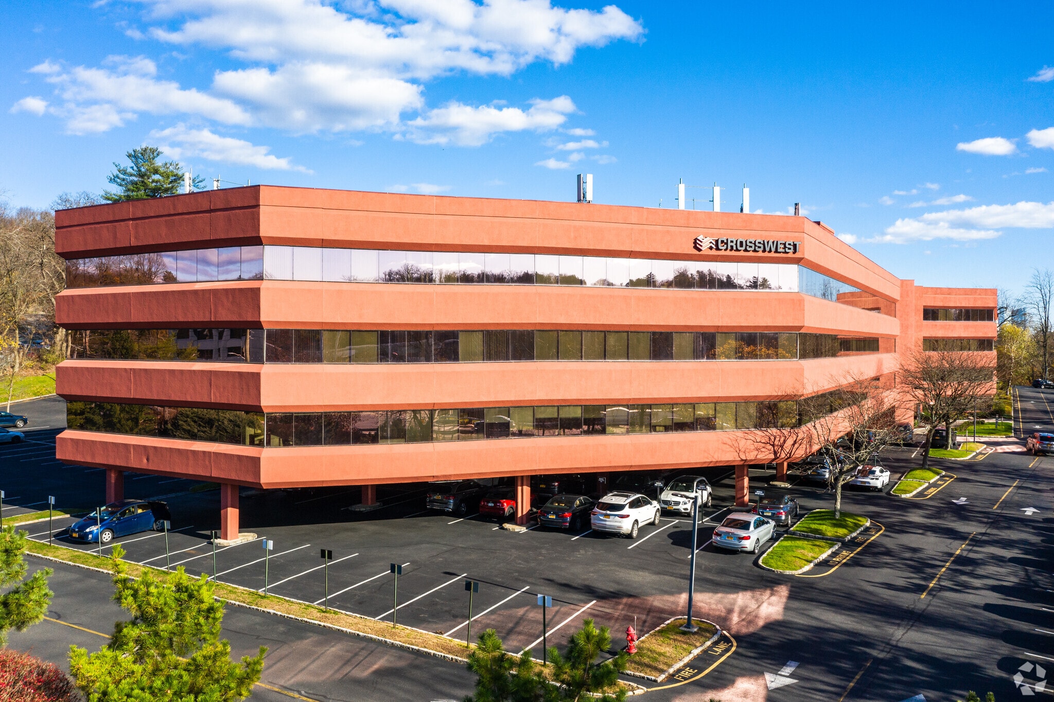 399 Knollwood Rd, White Plains, NY for lease Primary Photo- Image 1 of 15