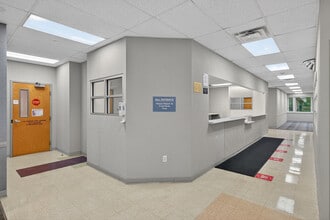 6 Technology Dr, Setauket, NY à louer Photo intérieure- Image 2 de 14