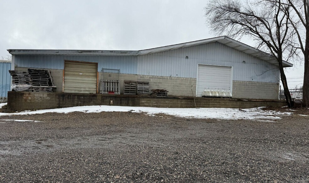 30 N Saginaw St, Lapeer, MI à vendre - Photo du bâtiment - Image 3 de 7