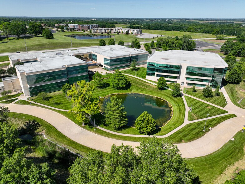 4802 Mitchell Ave, Saint Joseph, MO à louer - Photo du bâtiment - Image 1 de 10