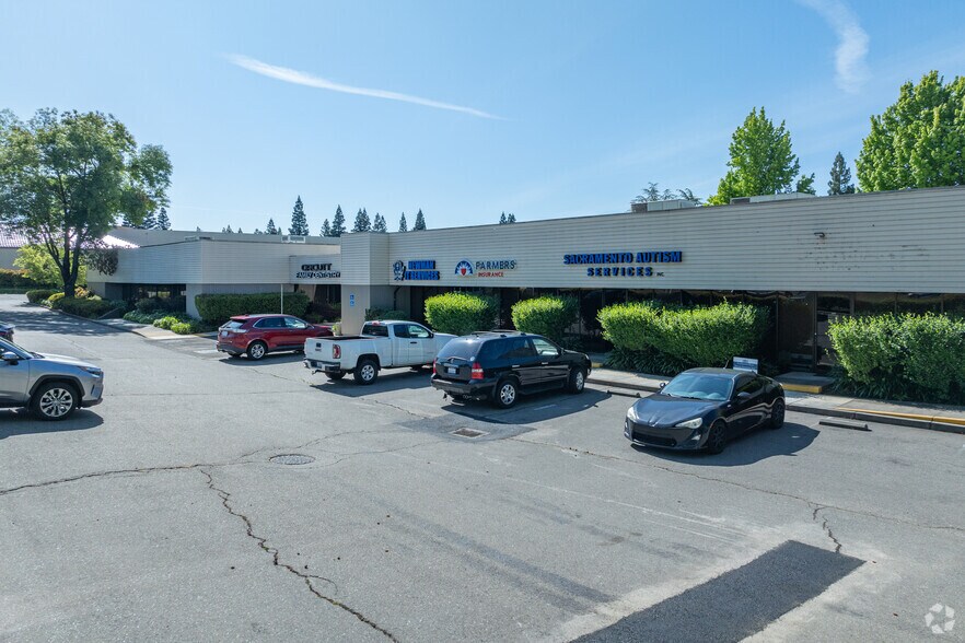 7840 Madison Ave, Fair Oaks, CA à vendre - Photo du bâtiment - Image 3 de 10