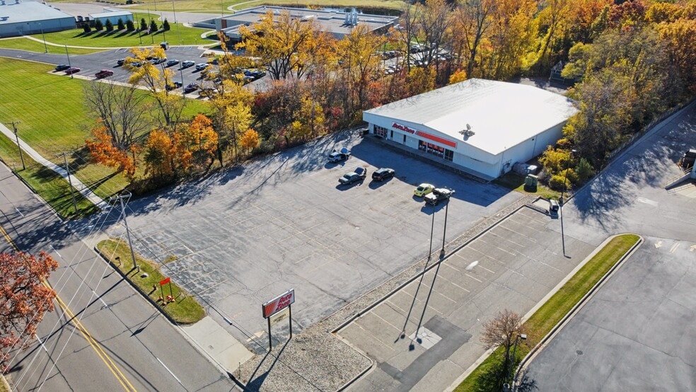 1582 Hilltop Rd, Saint Joseph, MI à vendre - Photo du bâtiment - Image 2 de 7